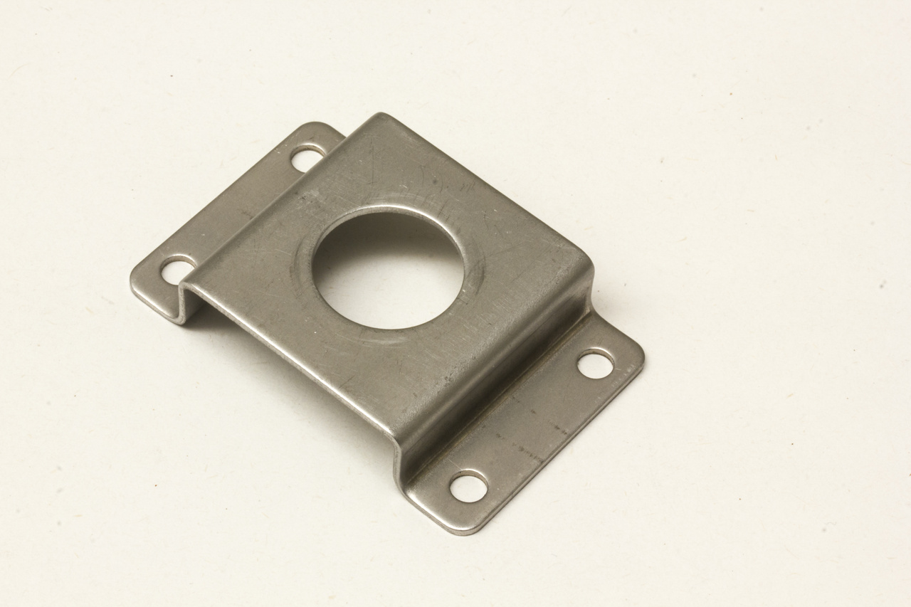 Vertical fixing bracket